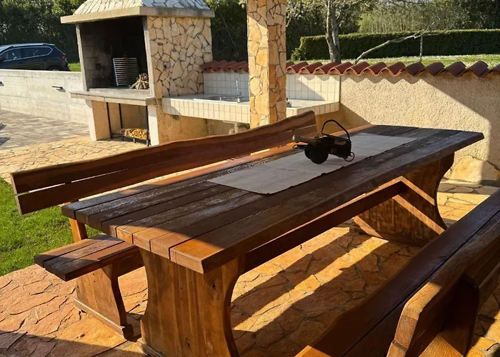 Kuca Renata * Πούλα