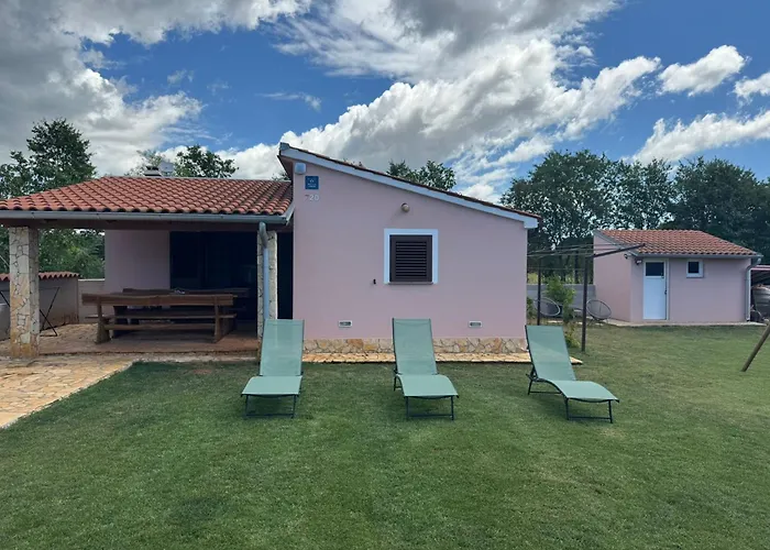 Kuca Renata * Πούλα